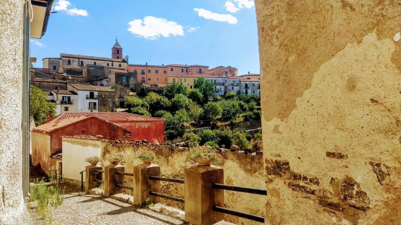 Le Origini Casa In Borgo Tipico Lucano Trivigno Eksteriør billede